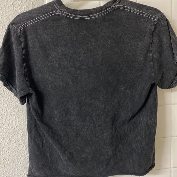 Black crop top with cute image on it - Picture 4 of 4